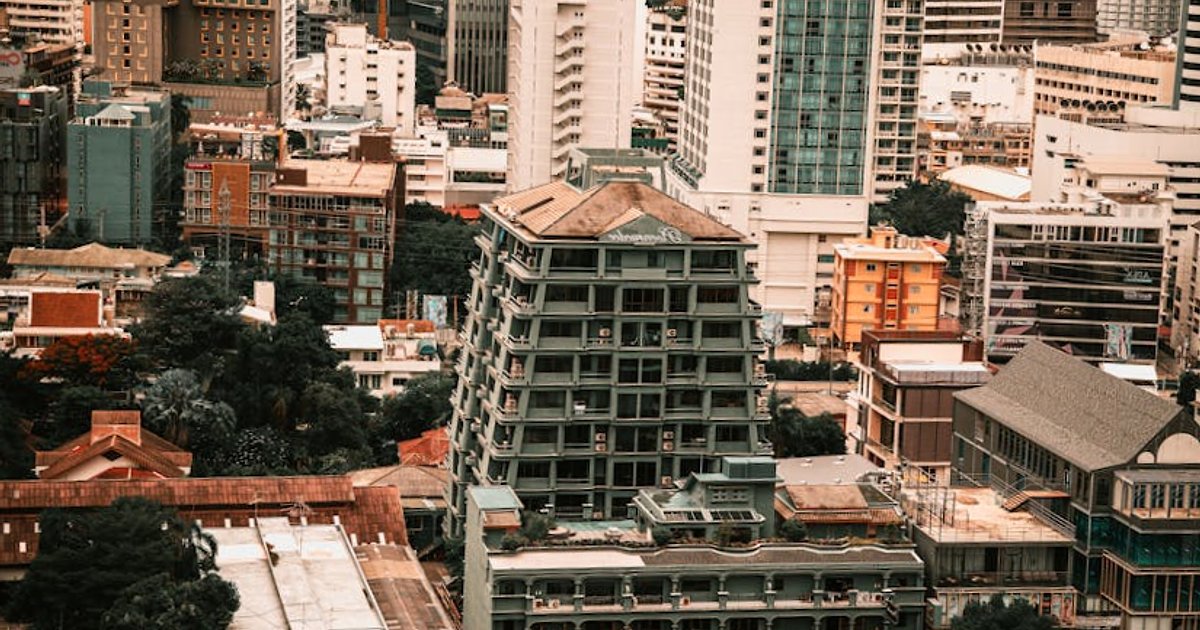Bangkok buiten de hotspots: 3 wandelroutes door geheime wijken die je citytrip veranderen